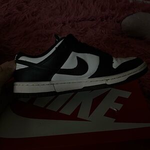 Nike Men's Classic Black and White Sneakers